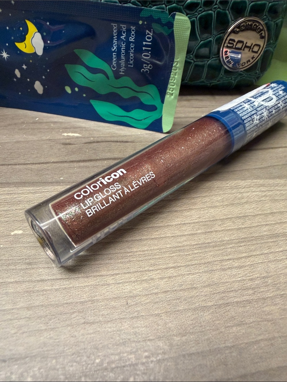 wet n wild Lip Gloss & Teal Pouch Set - Picture 4 of 6